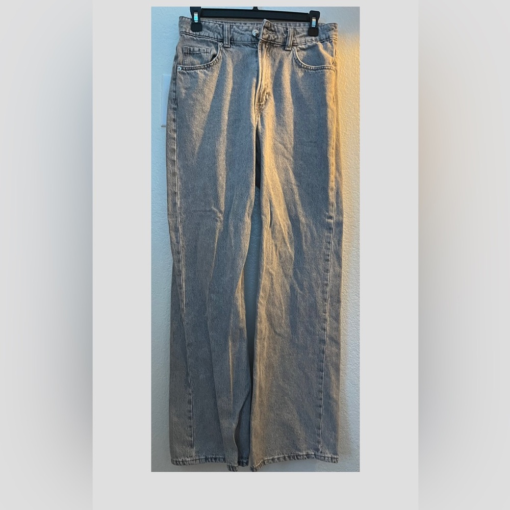 Gray Wide-Leg Jeans